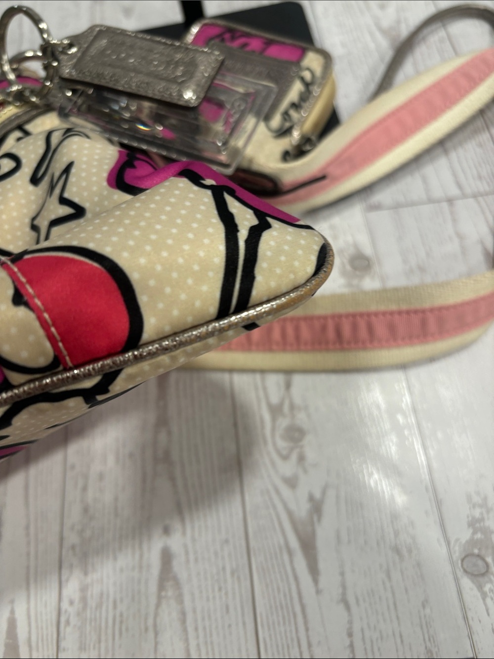Coach Poppy Floral Graffiti Crossbody Bag with Pink and Wristlet - Picture 7 of 14